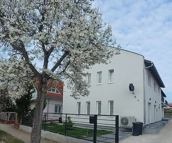 Haban Lux Apartmanhaz Διαμέρισμα