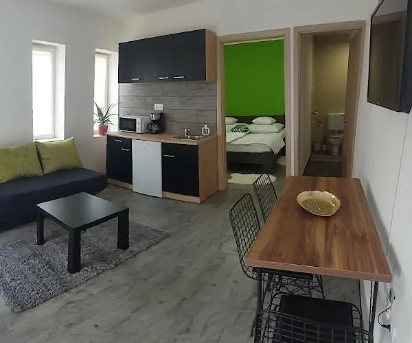 Haban Lux Apartmanhaz דירה *